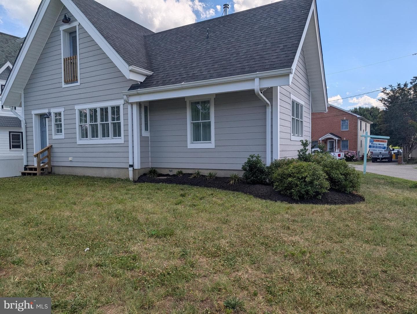 626 Irvin Avenue photo 3