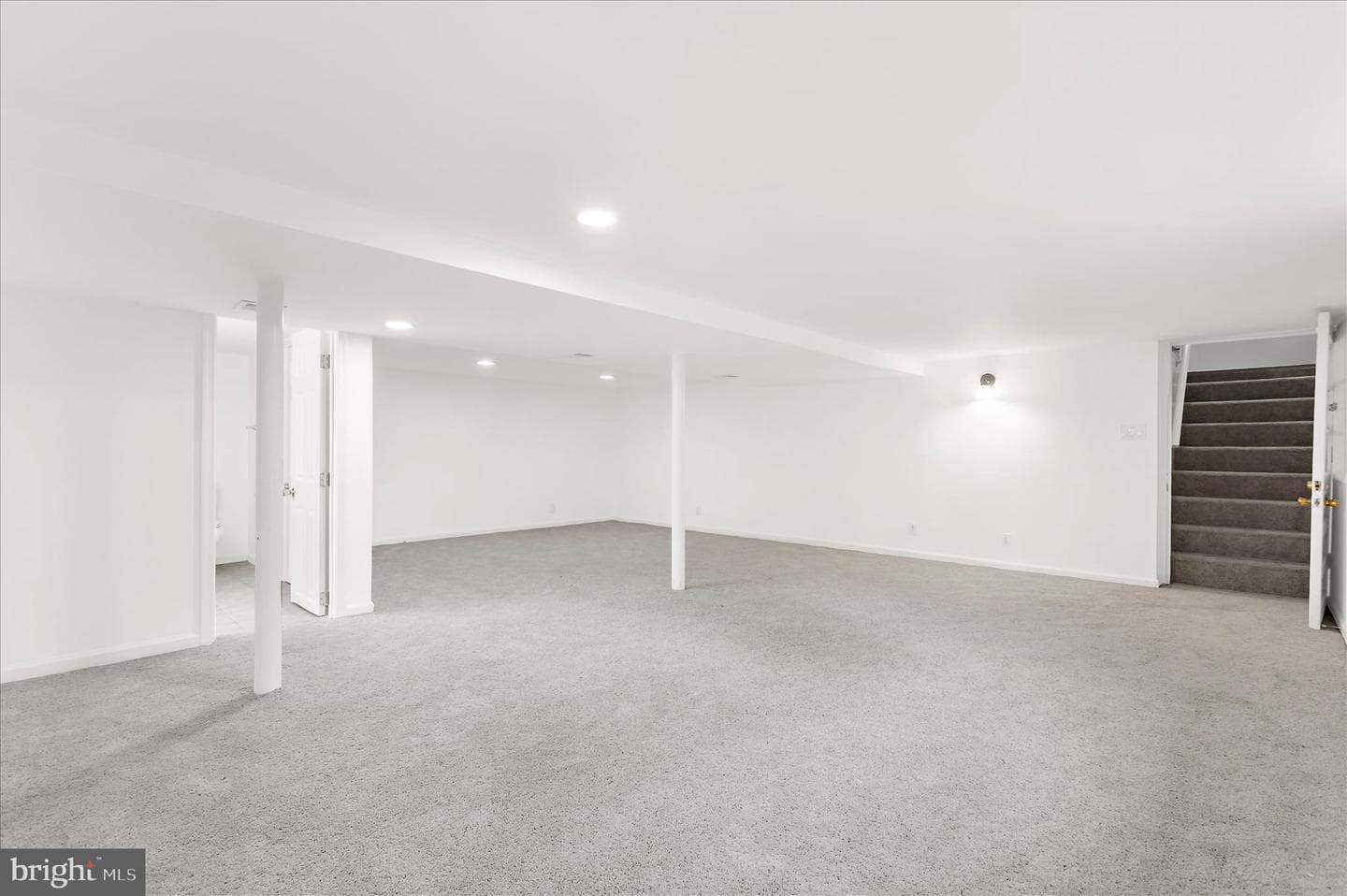 949 Oakdale Circle photo 37
