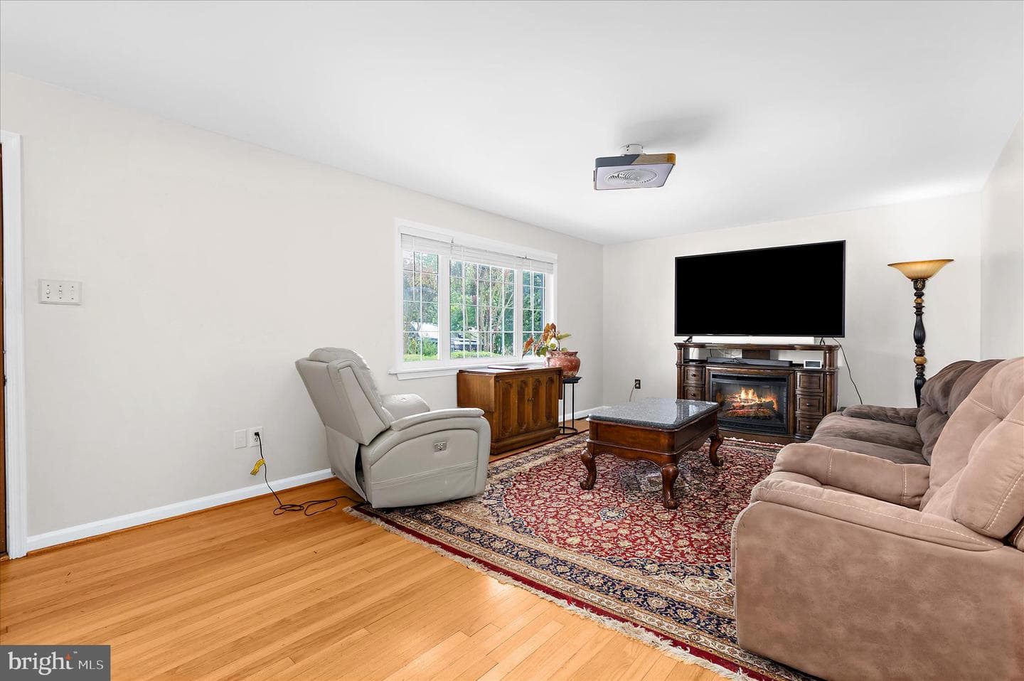 949 Oakdale Circle photo 6