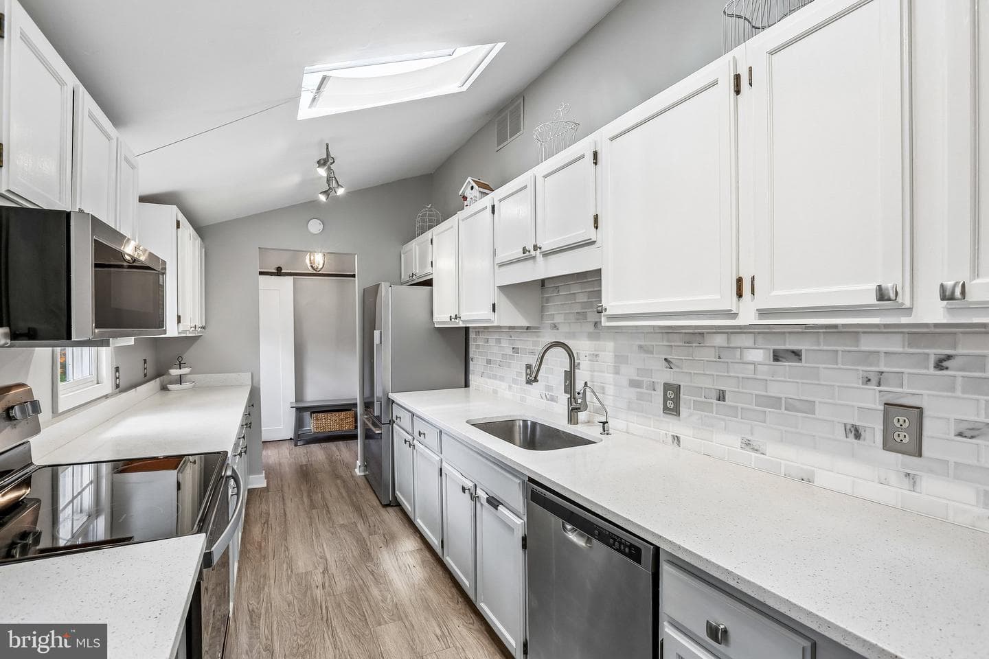 275 Gibson Road photo 19