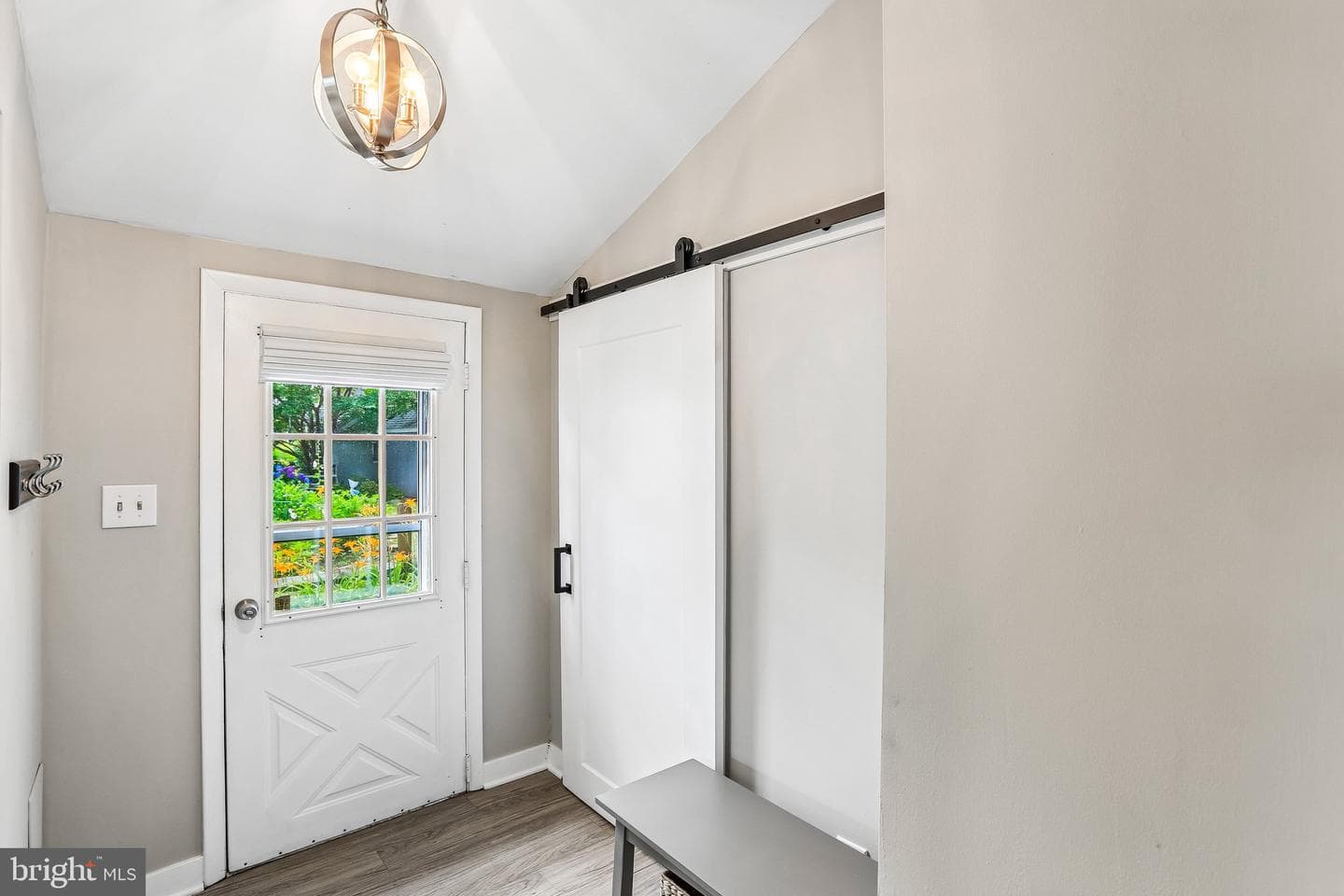 275 Gibson Road photo 8