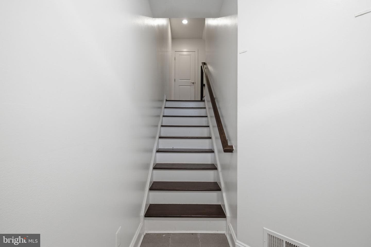 148 Merrimack Way photo 32