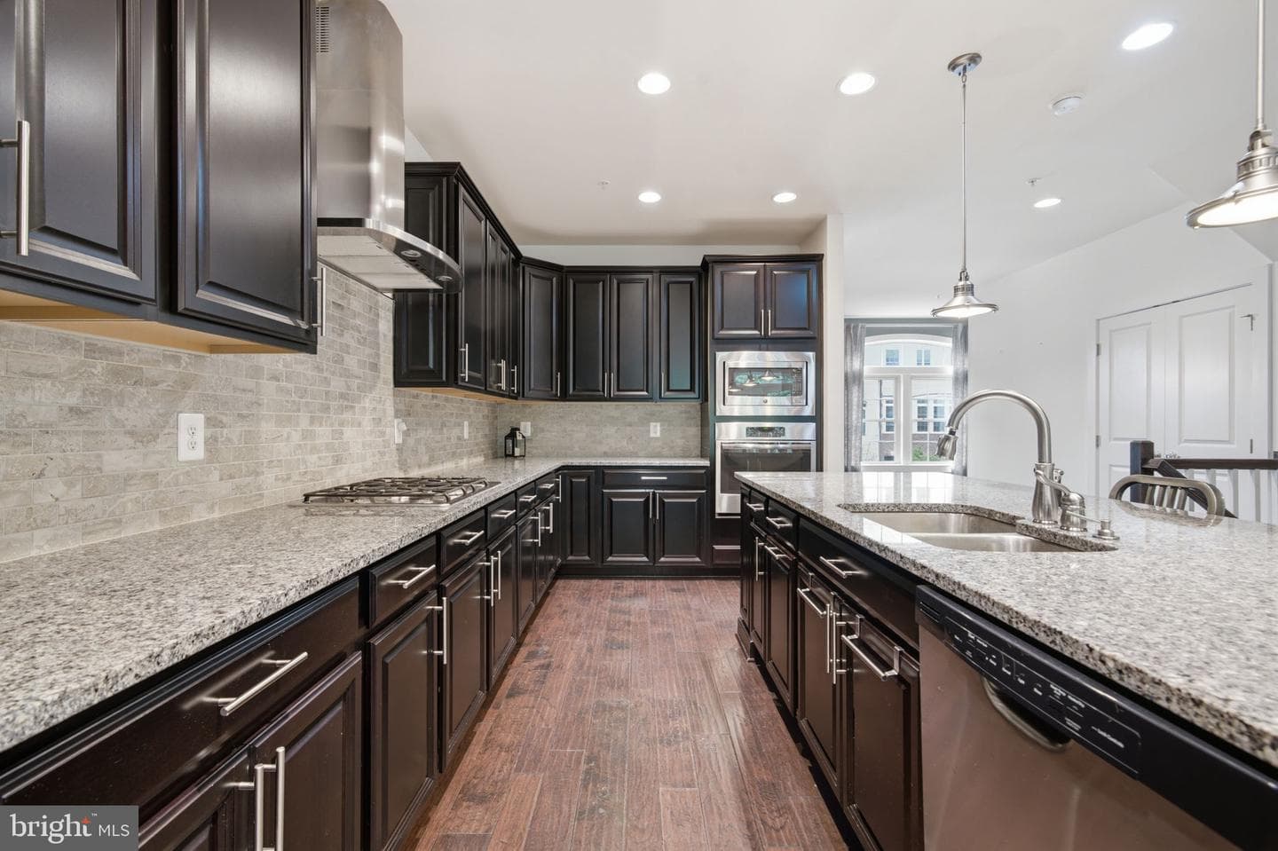 148 Merrimack Way photo 9