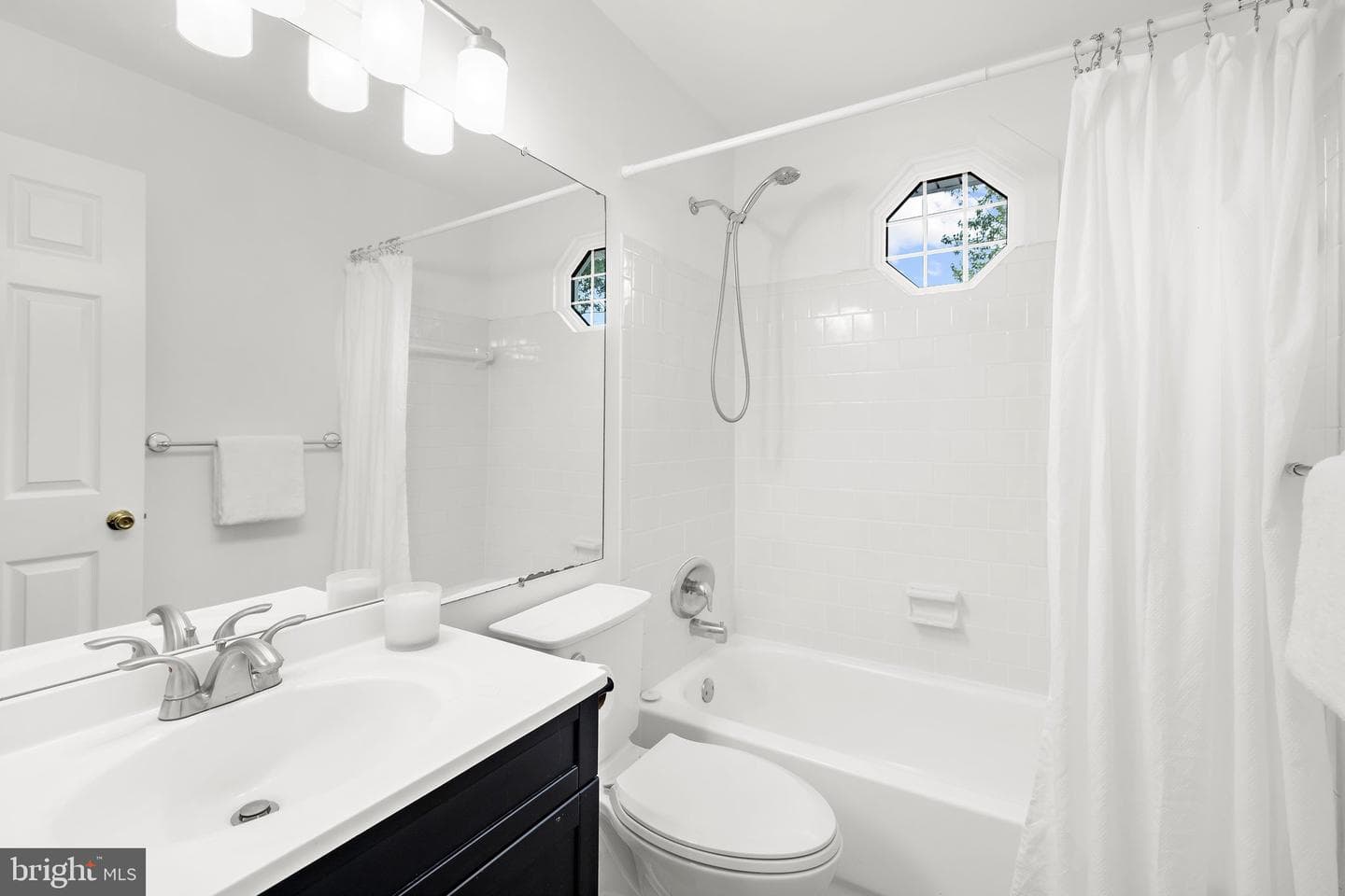 291 College Manor Drive photo 35