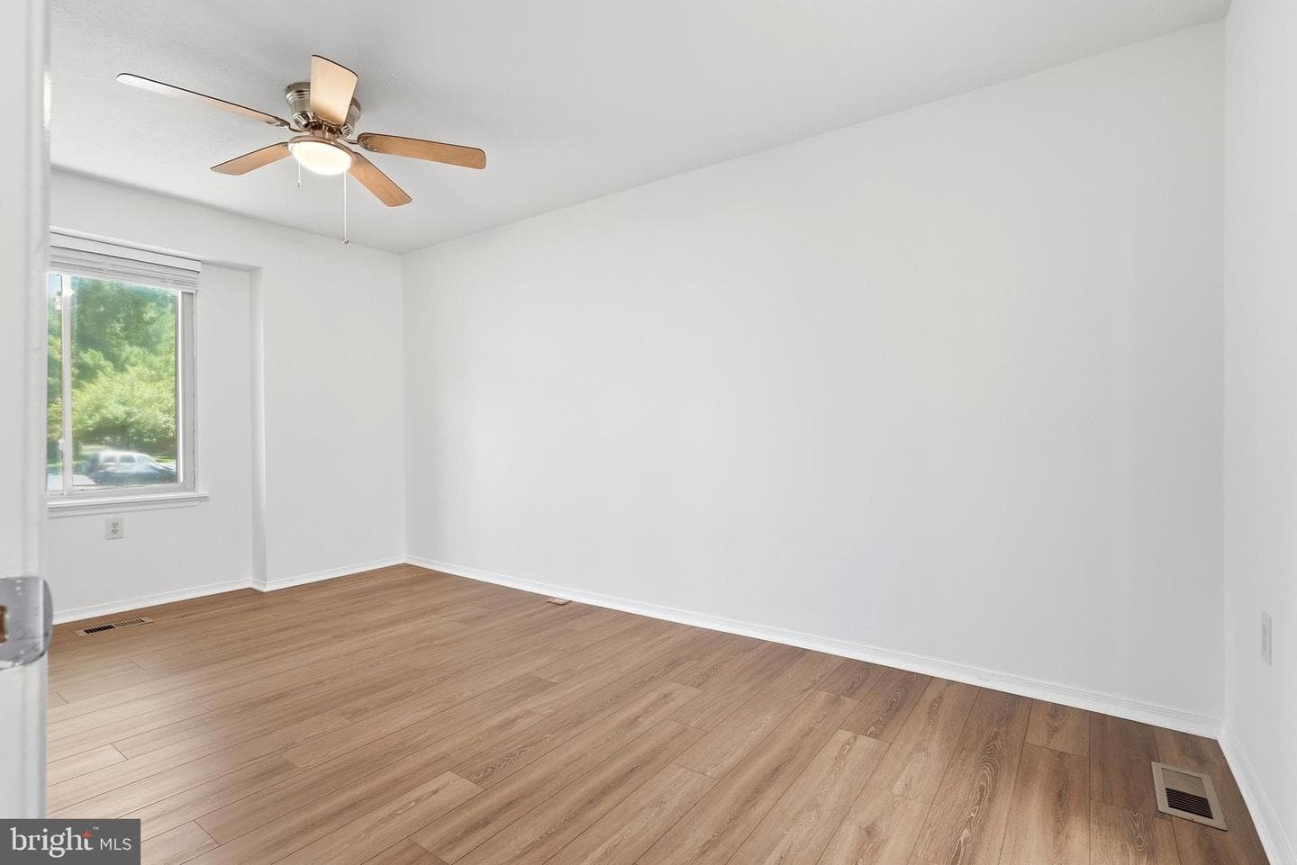 504 Greenblades Court photo 14