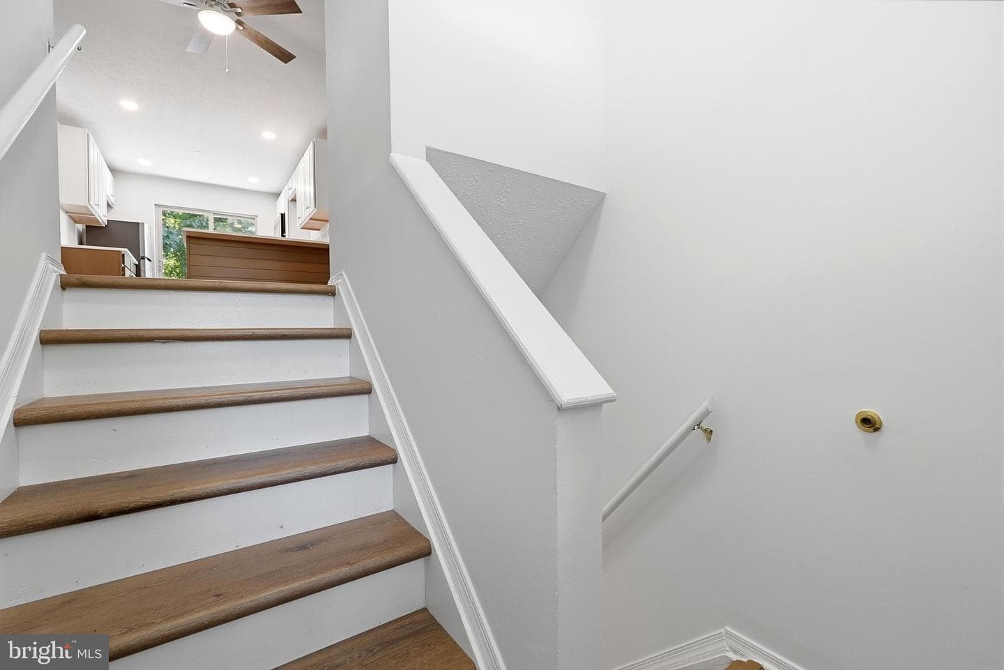 504 Greenblades Court photo 4