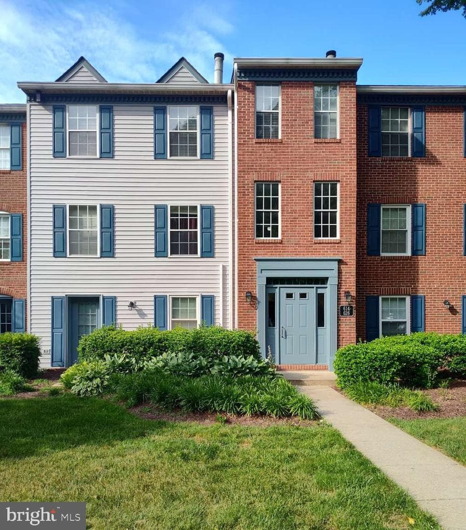 624 Newbridge Court, Arnold