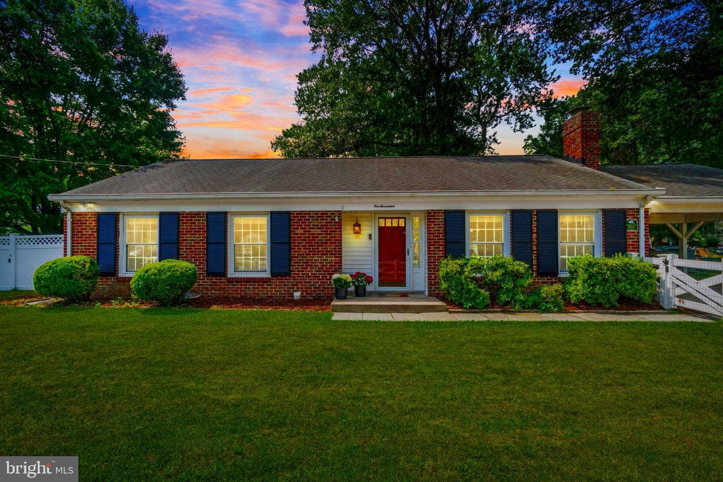 117 Oakwood Road, Edgewater