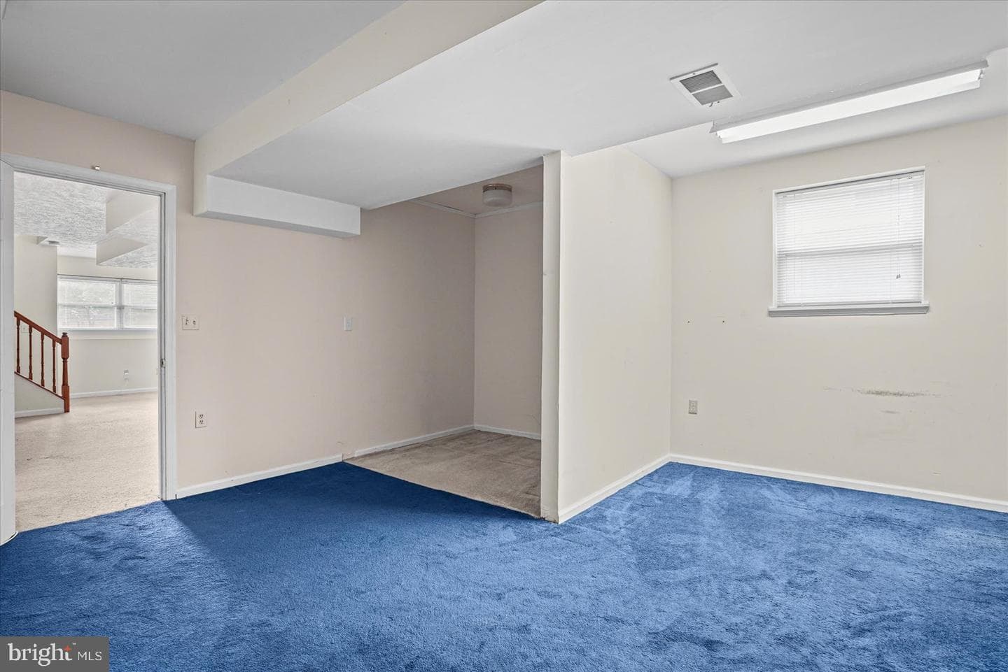 560 Elizabeth Lane photo 21