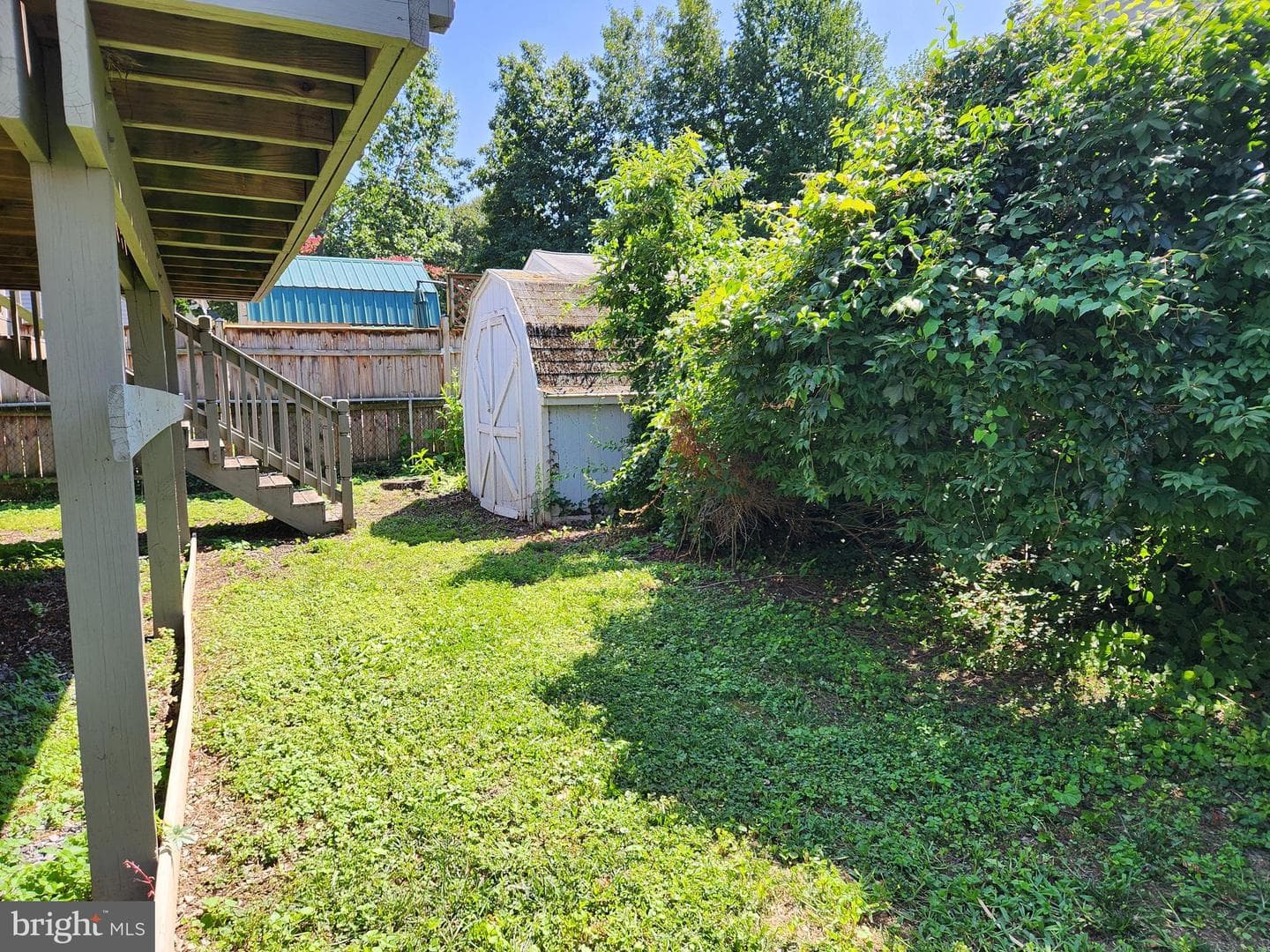 560 Elizabeth Lane photo 28