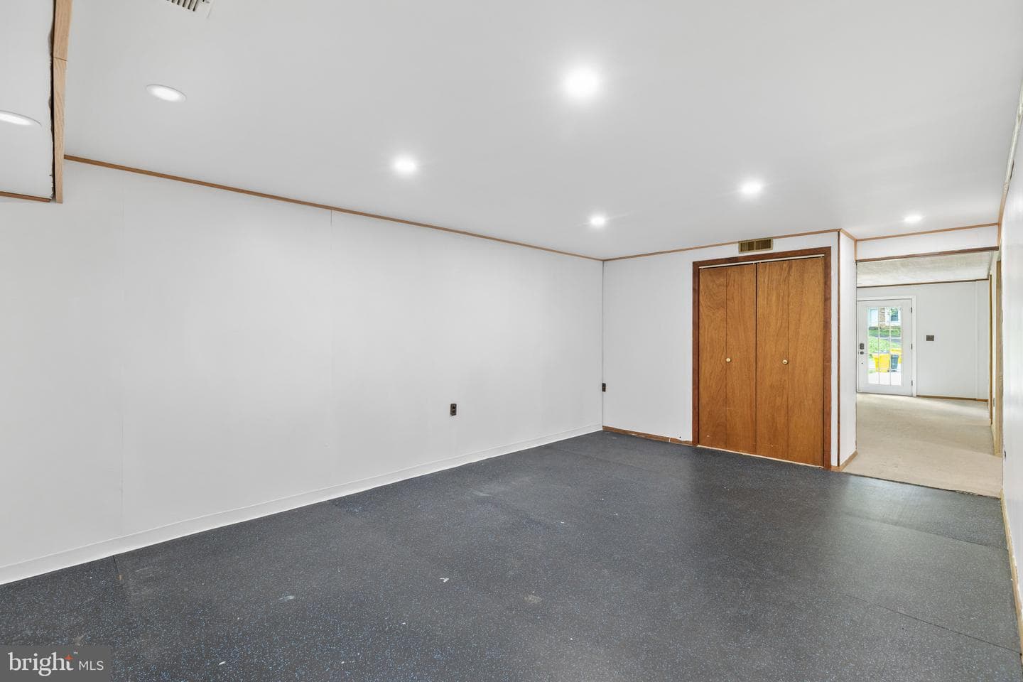 617 Wayward Drive photo 32