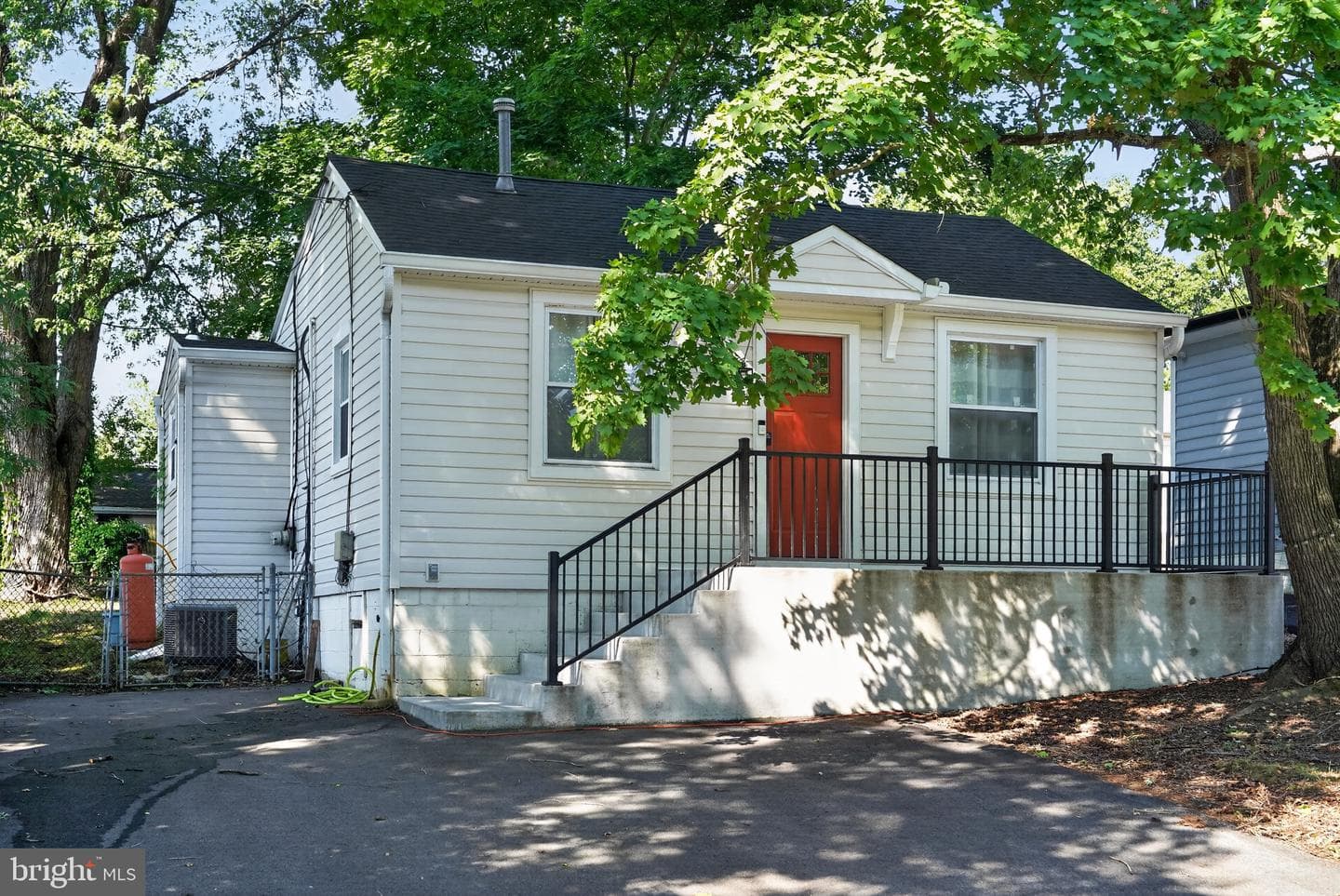 3670 5th Avenue, Edgewater