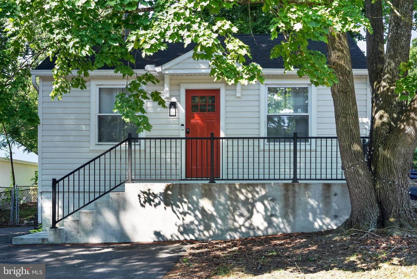 3670 5th Avenue, Edgewater