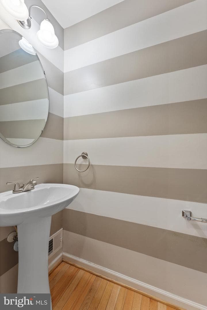 1504 Falling Brook Court photo 7