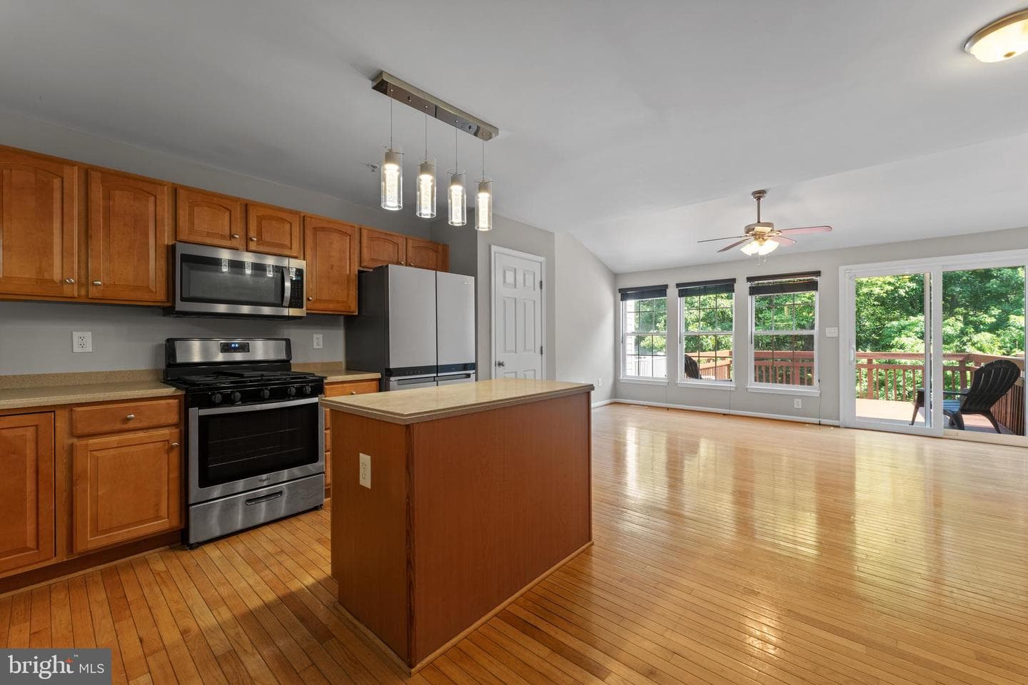1504 Falling Brook Court photo 8