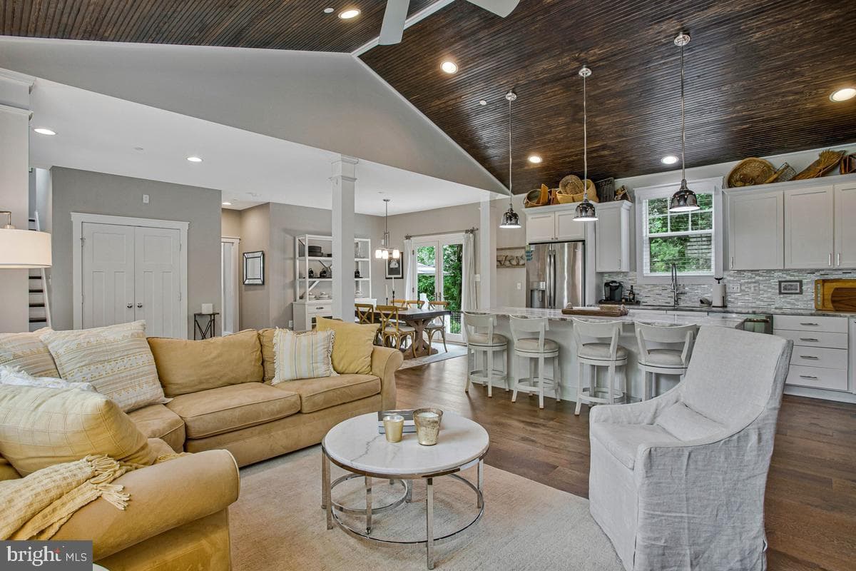 2978 Valley View Road photo 14