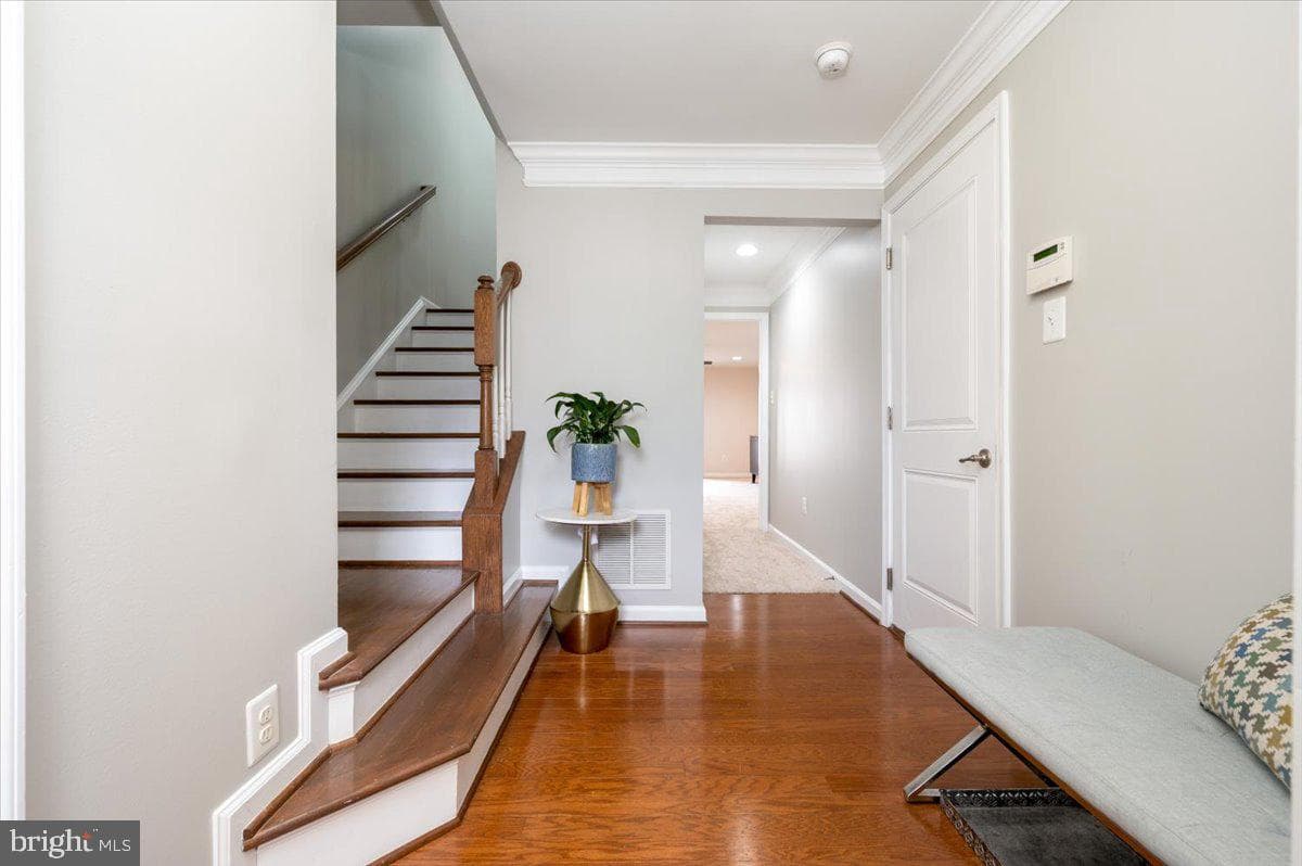 636 Foxwood Drive photo 3