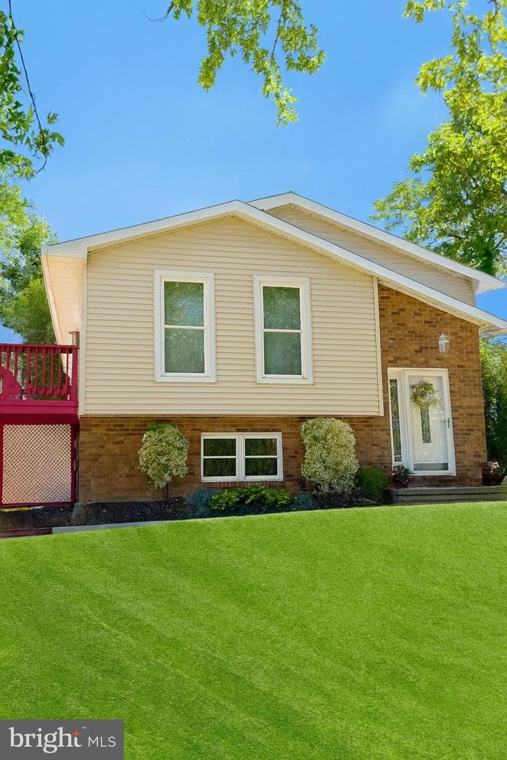 5517 Magie Street photo 1