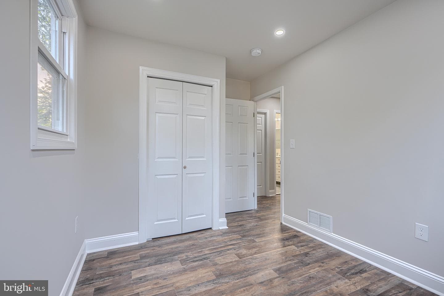 7518 Harmans Rd photo 18