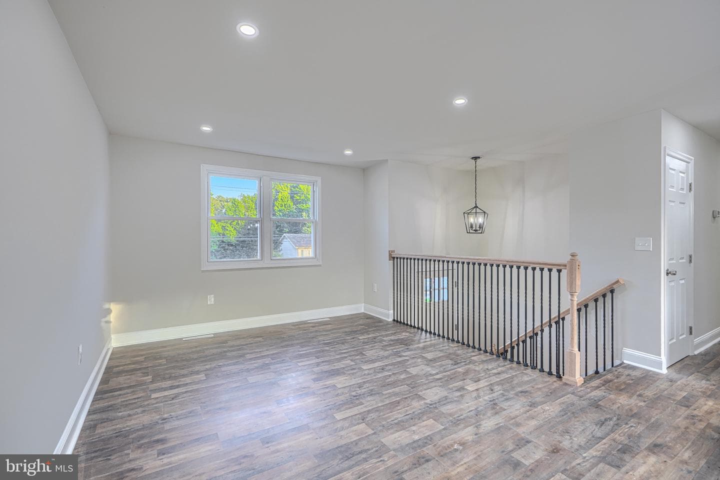 7518 Harmans Rd photo 5