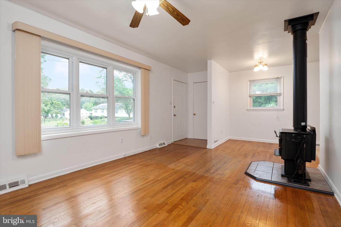 410 Walnut Drive photo 11
