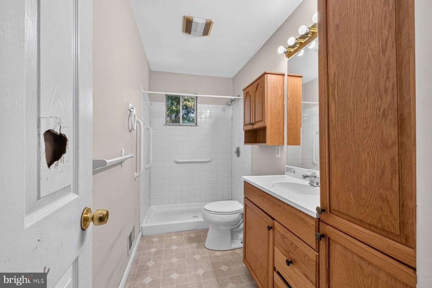 7738 Notley Road photo 11