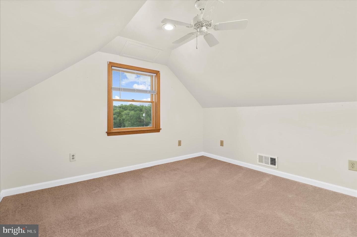 5801 Redmond Street photo 22