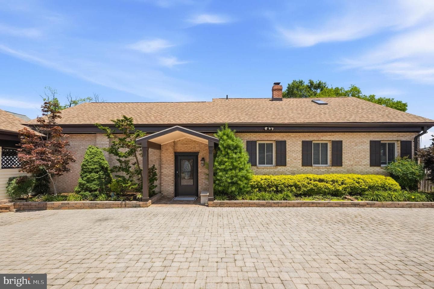 3689 1st Avenue, Edgewater