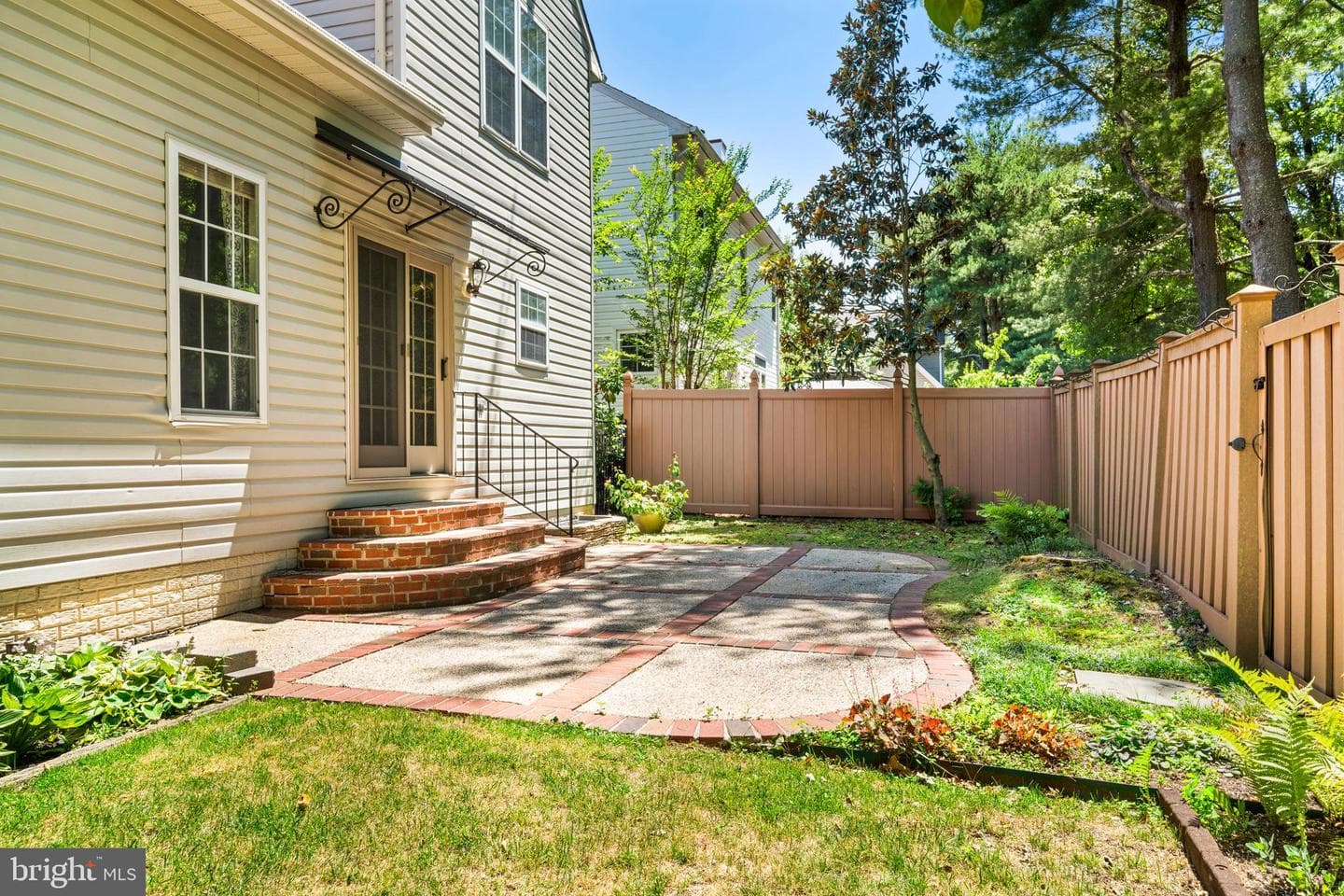 1502 Avennel Way photo 42