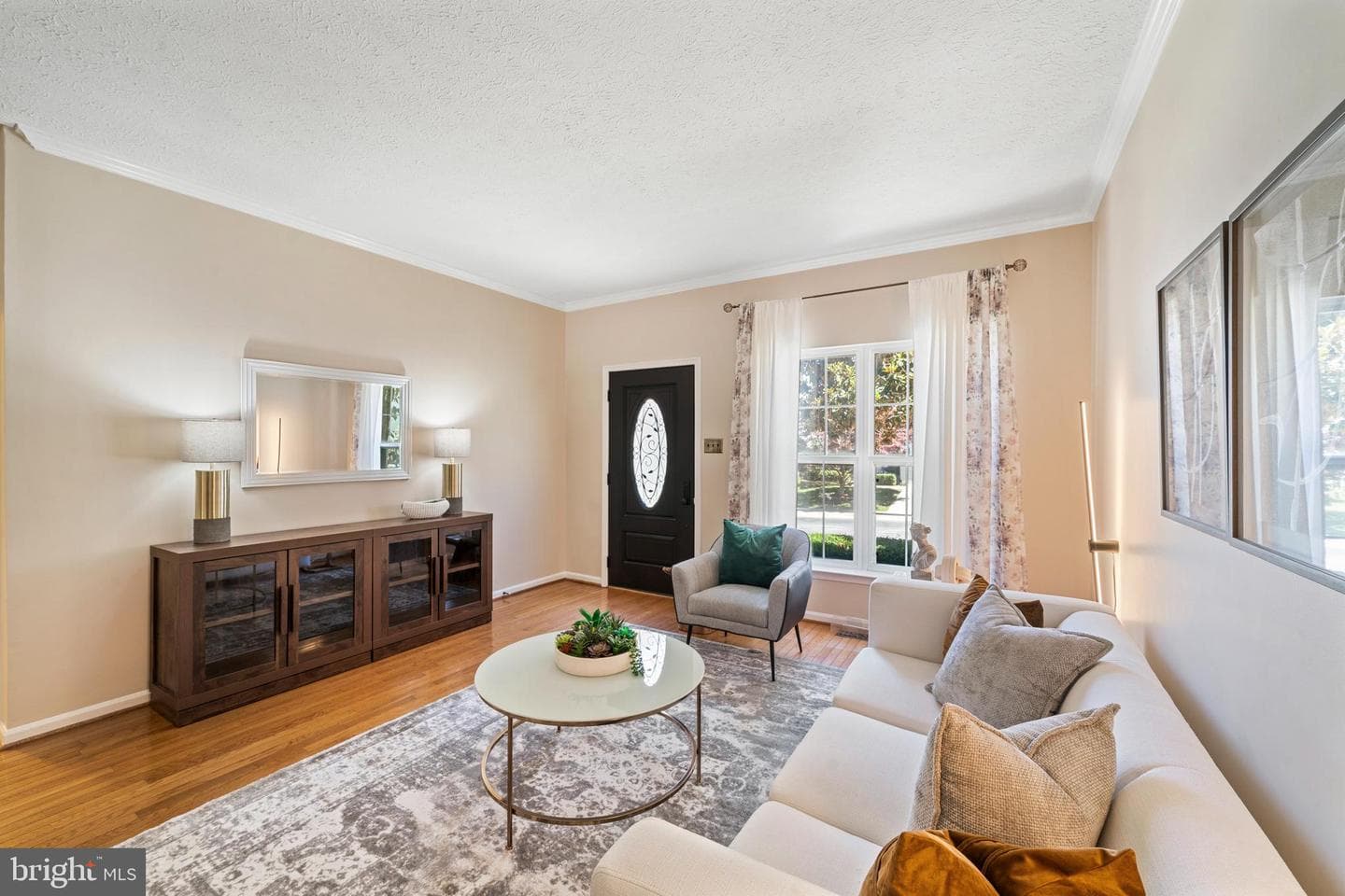 1502 Avennel Way photo 6