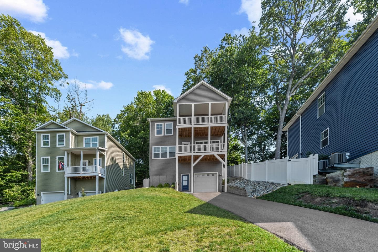 425 Walnut Drive, Edgewater