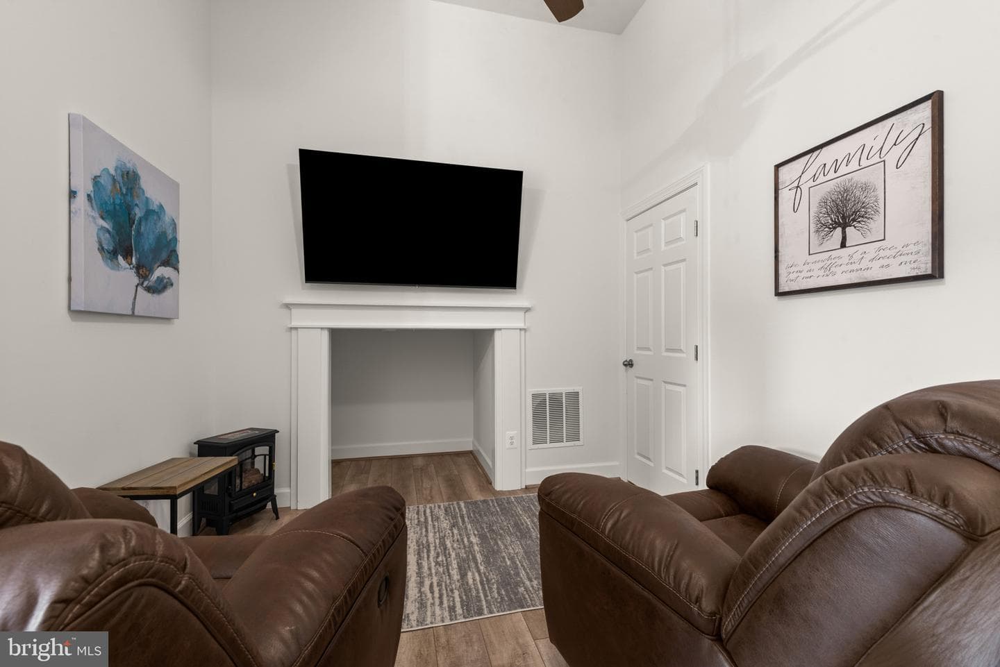 425 Walnut Drive photo 3