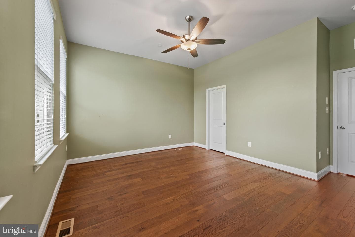 709 Skippers Lane photo 31
