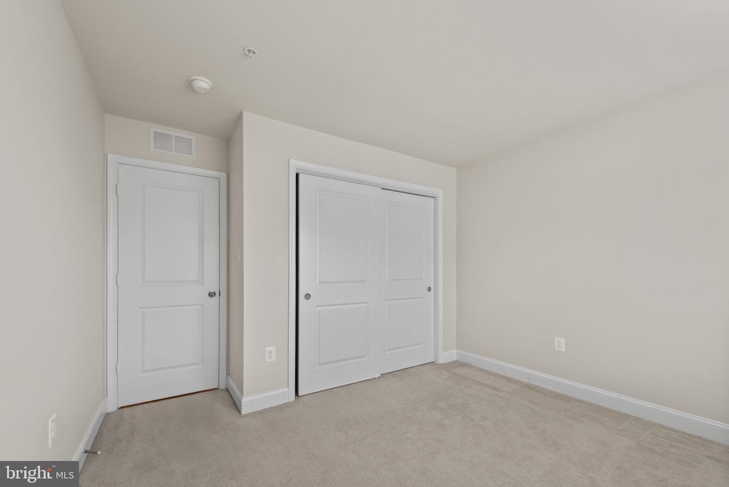 709 Skippers Lane photo 35