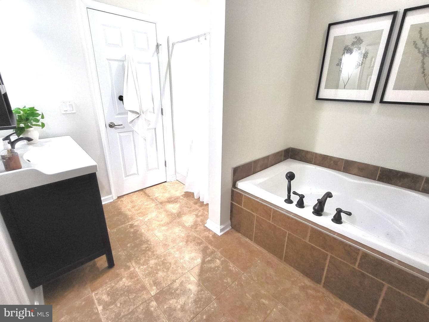 328 Oakdale Road photo 59