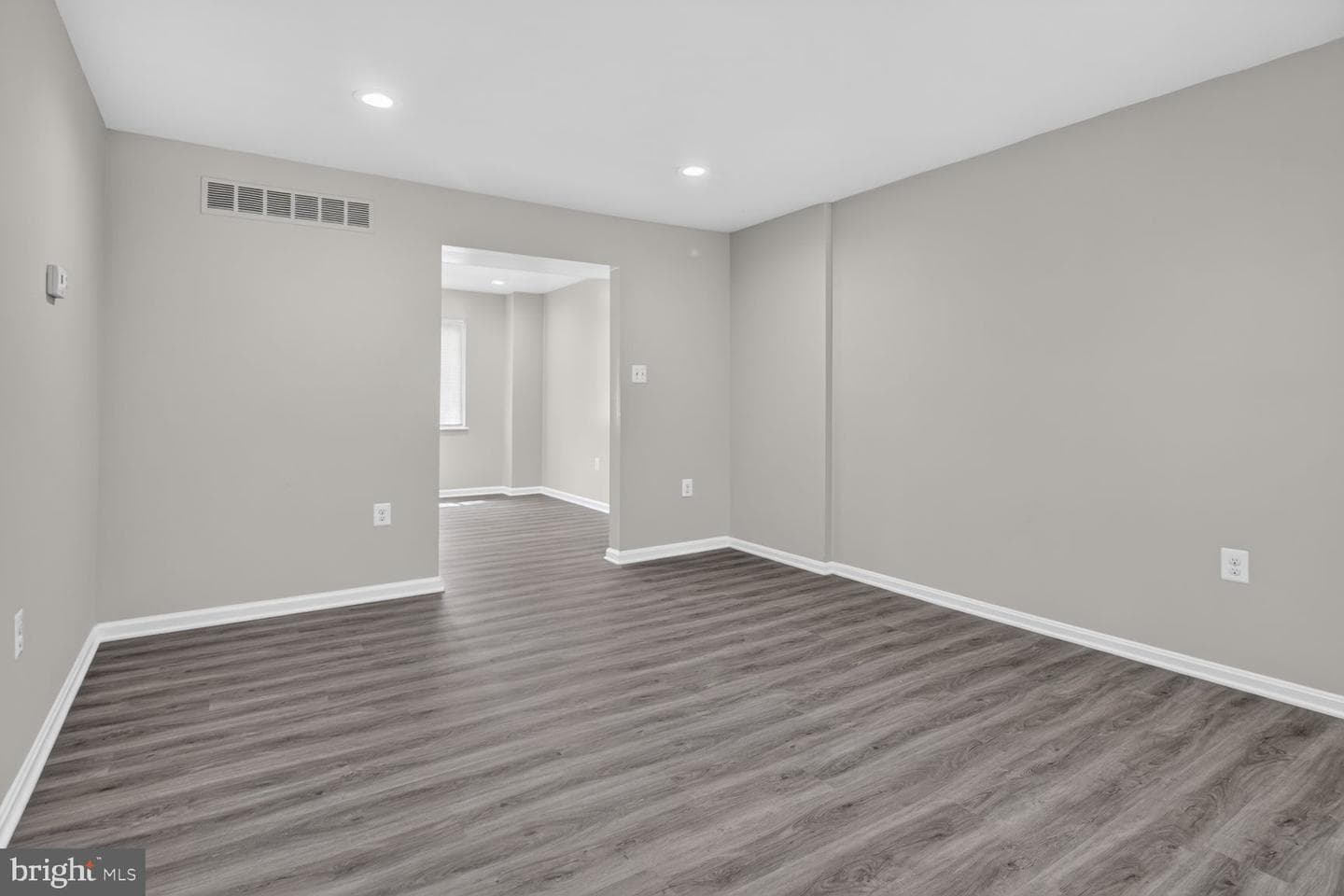 8220 Marlton Court photo 4