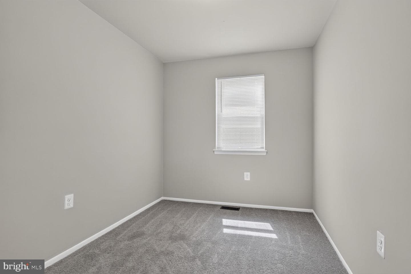8220 Marlton Court photo 9