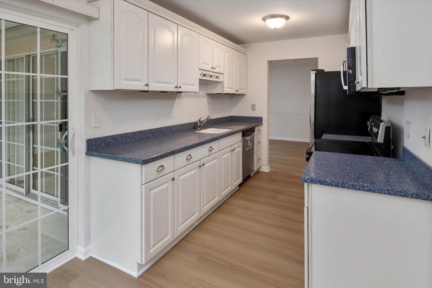 302 Blue Water Court #103 photo 11