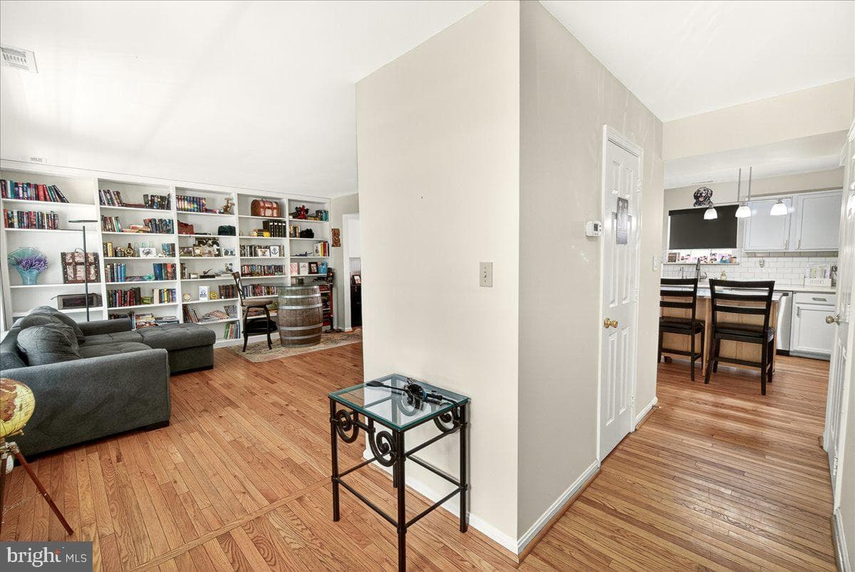 3847 Holly Drive photo 4