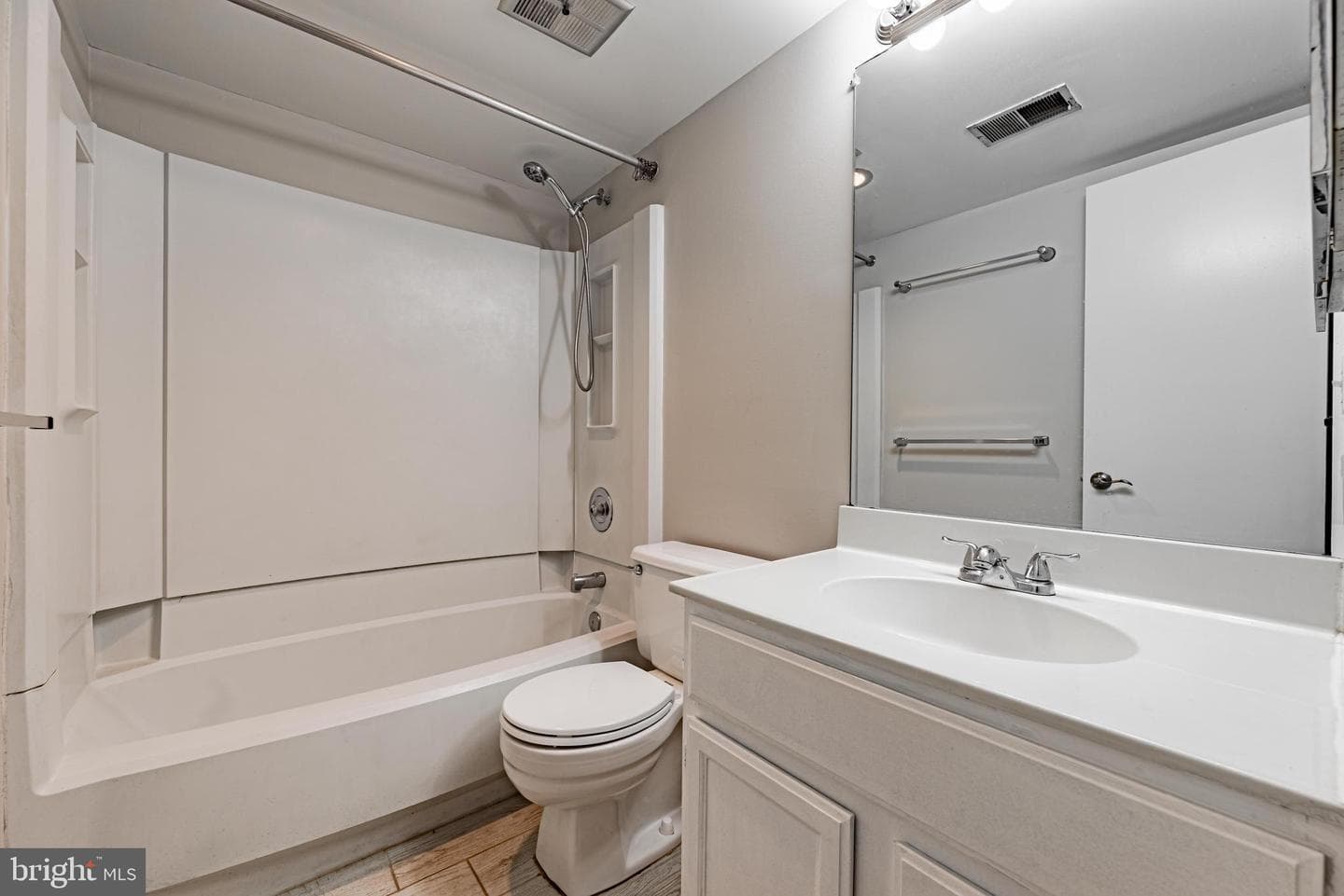 602 Newbridge Court #602 photo 24