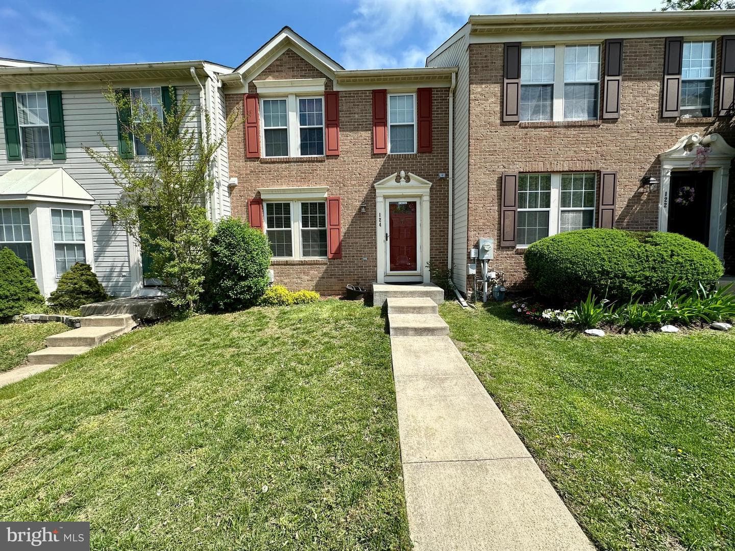 124 Foxchase Drive photo 1