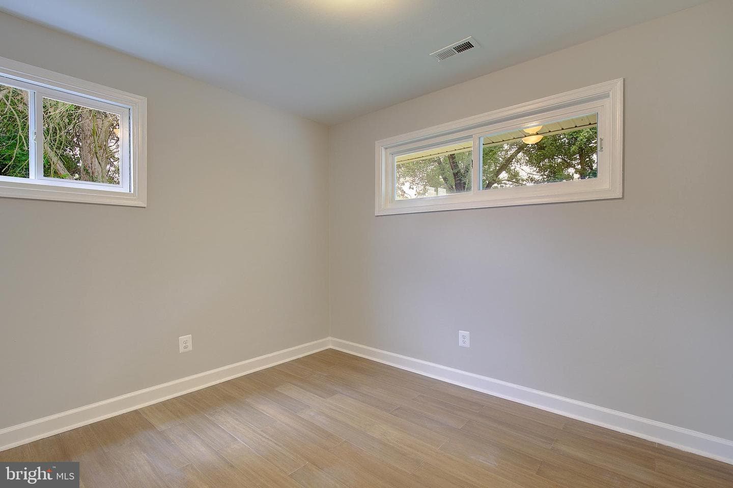 516 Queen Anne Avenue photo 29