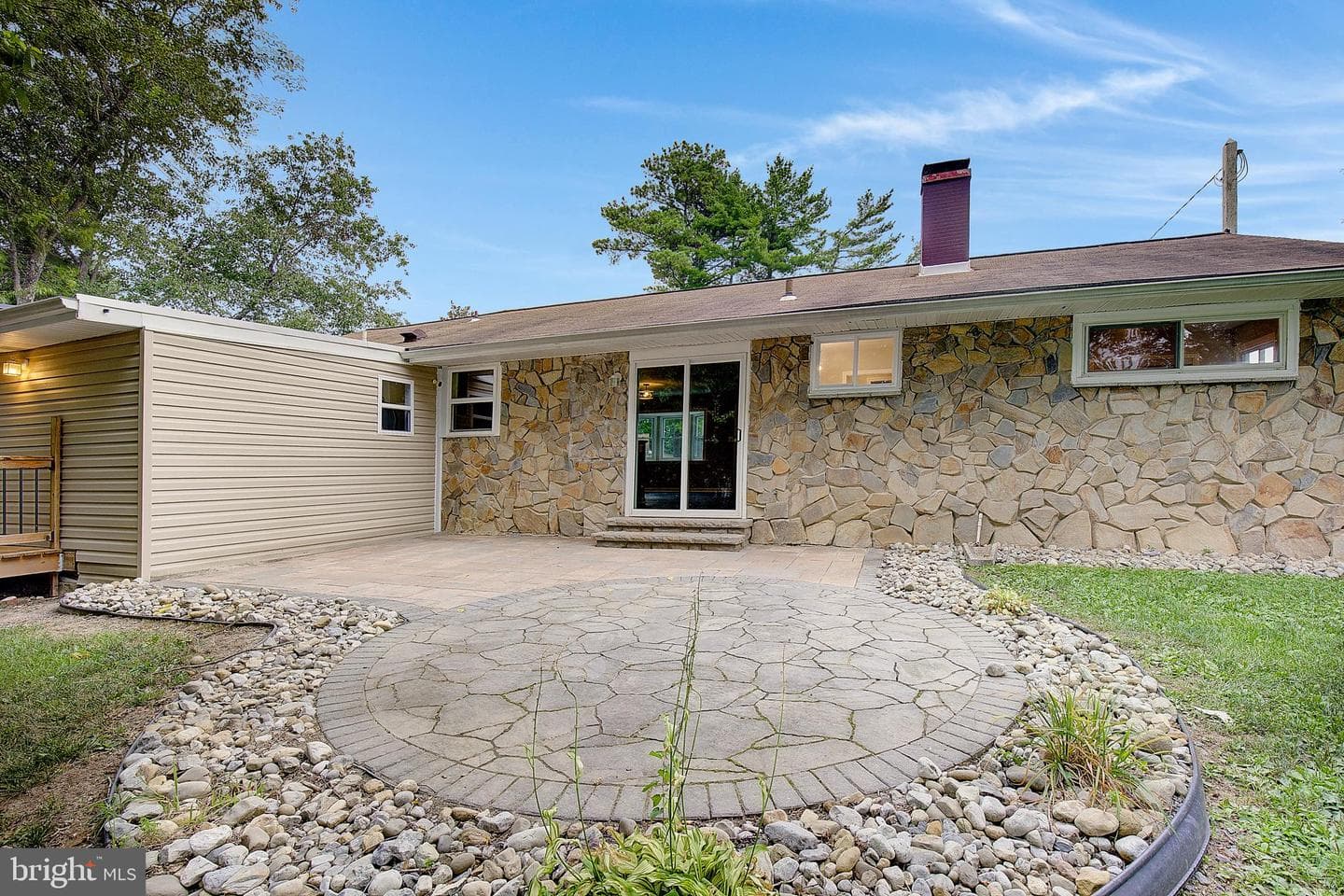 516 Queen Anne Avenue photo 49