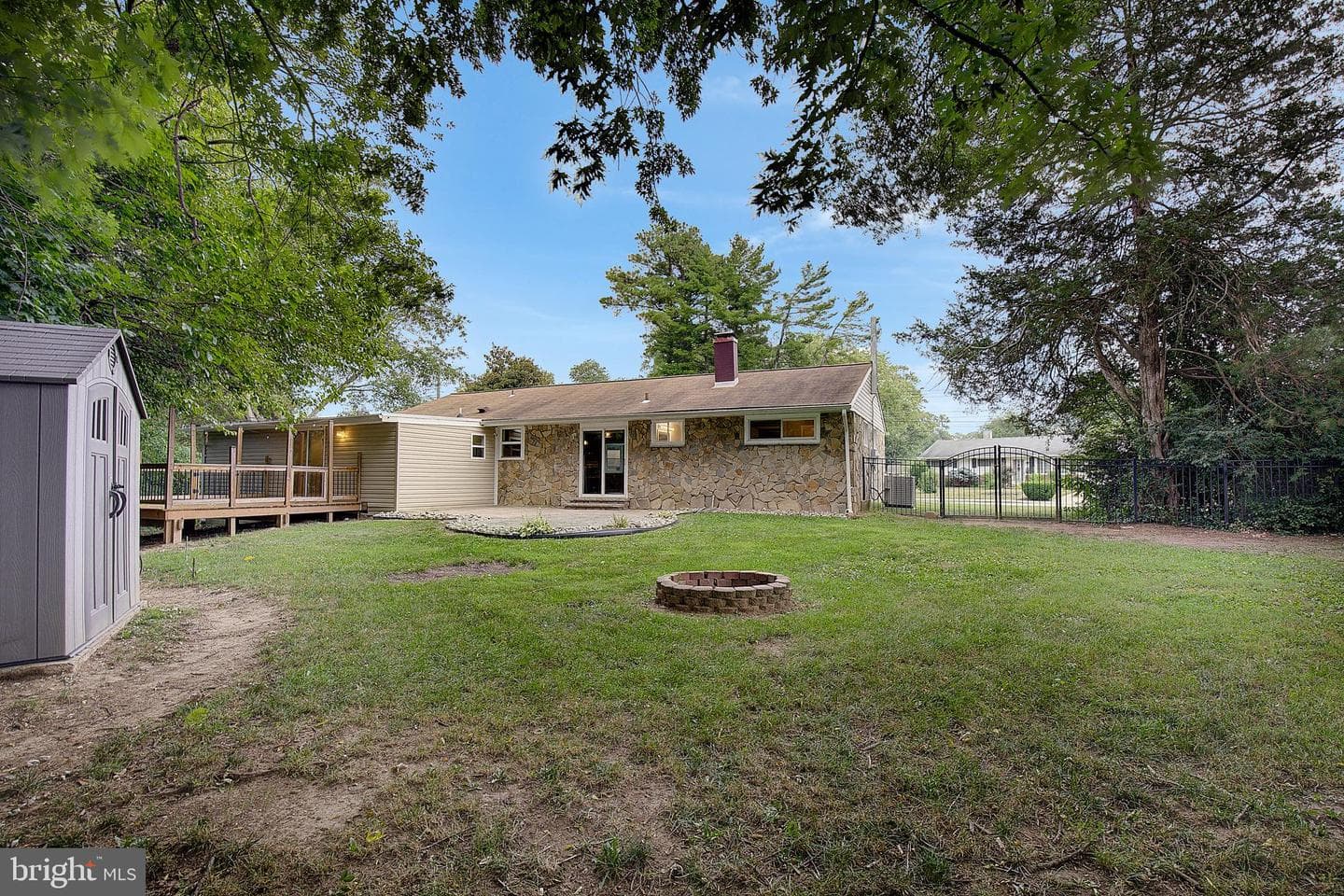 516 Queen Anne Avenue photo 51