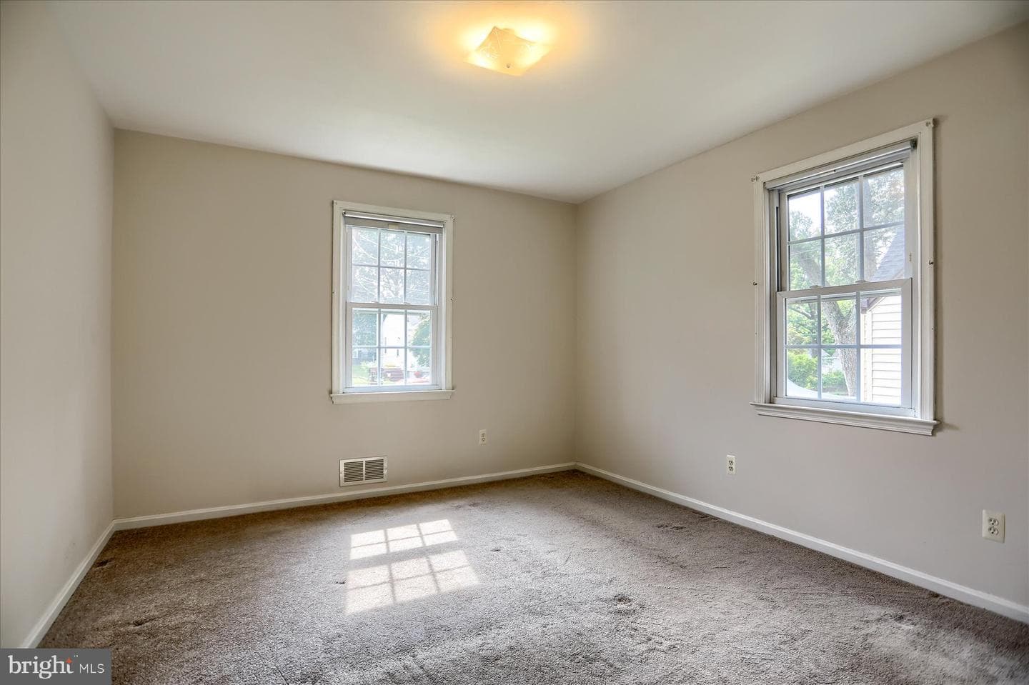 4 Baltimore Avenue photo 12