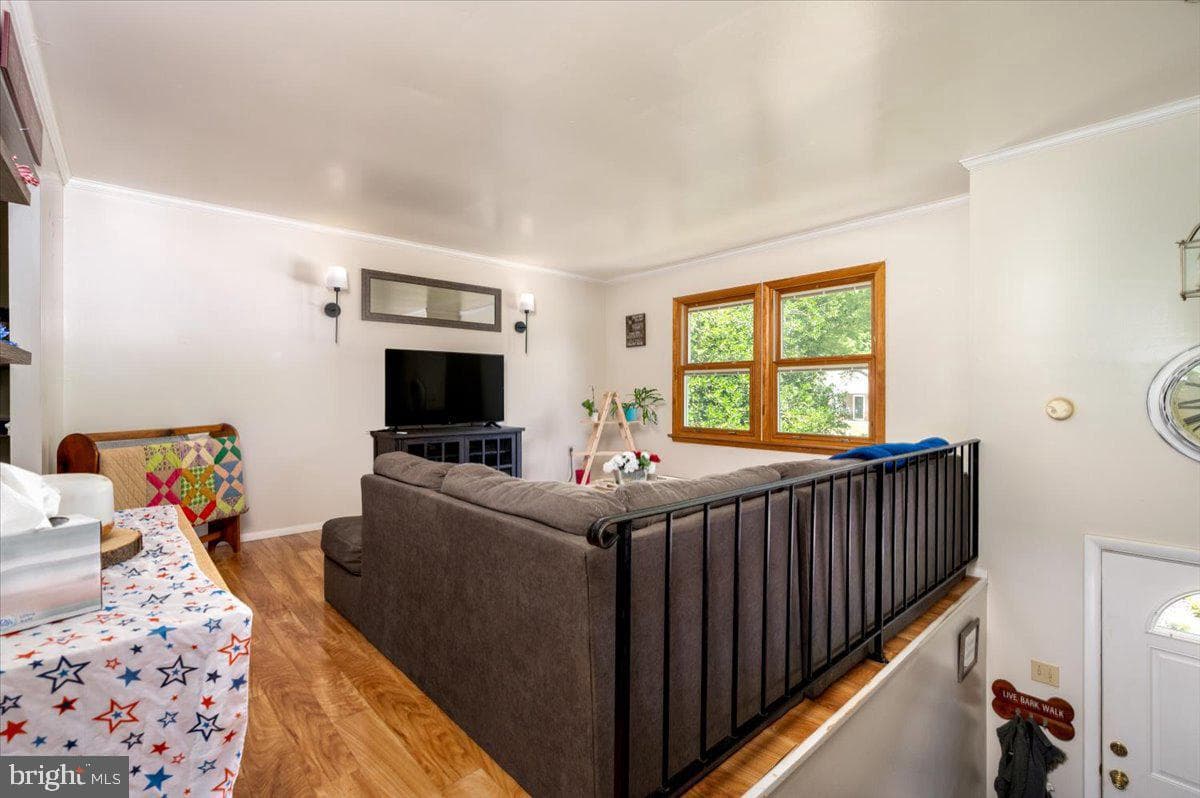 1710 Fallsway Drive photo 5