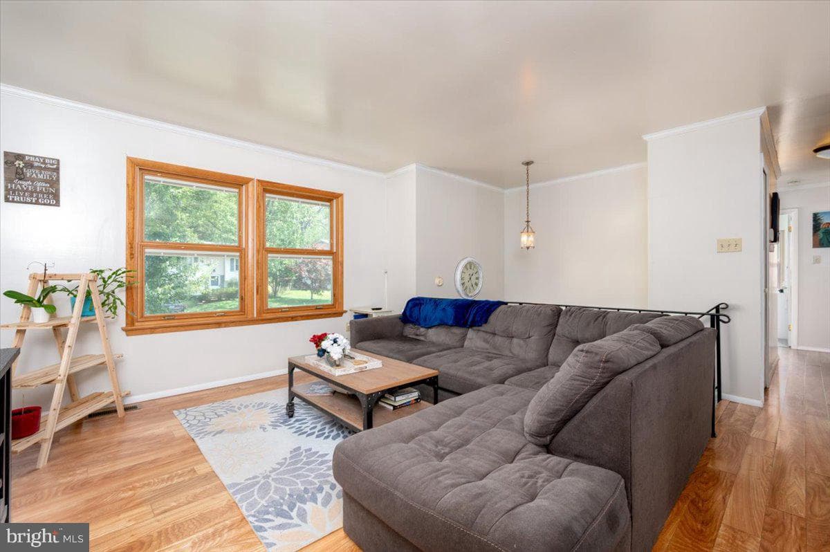 1710 Fallsway Drive photo 7
