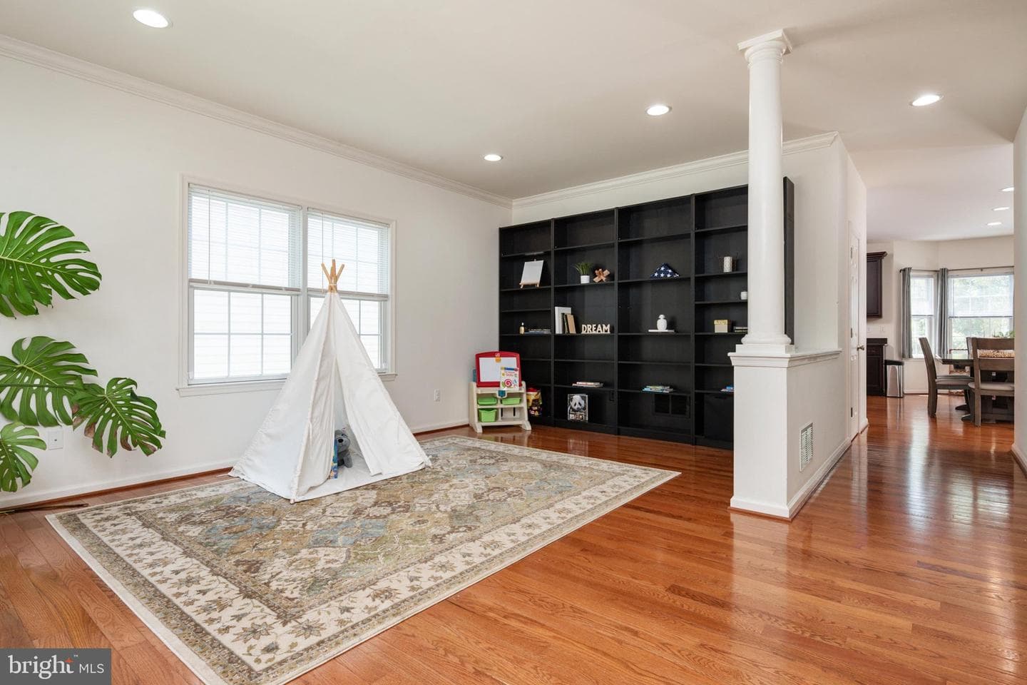 99 Pineview Avenue photo 4