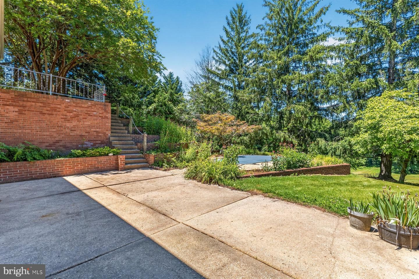 328 Sansbury Road photo 10
