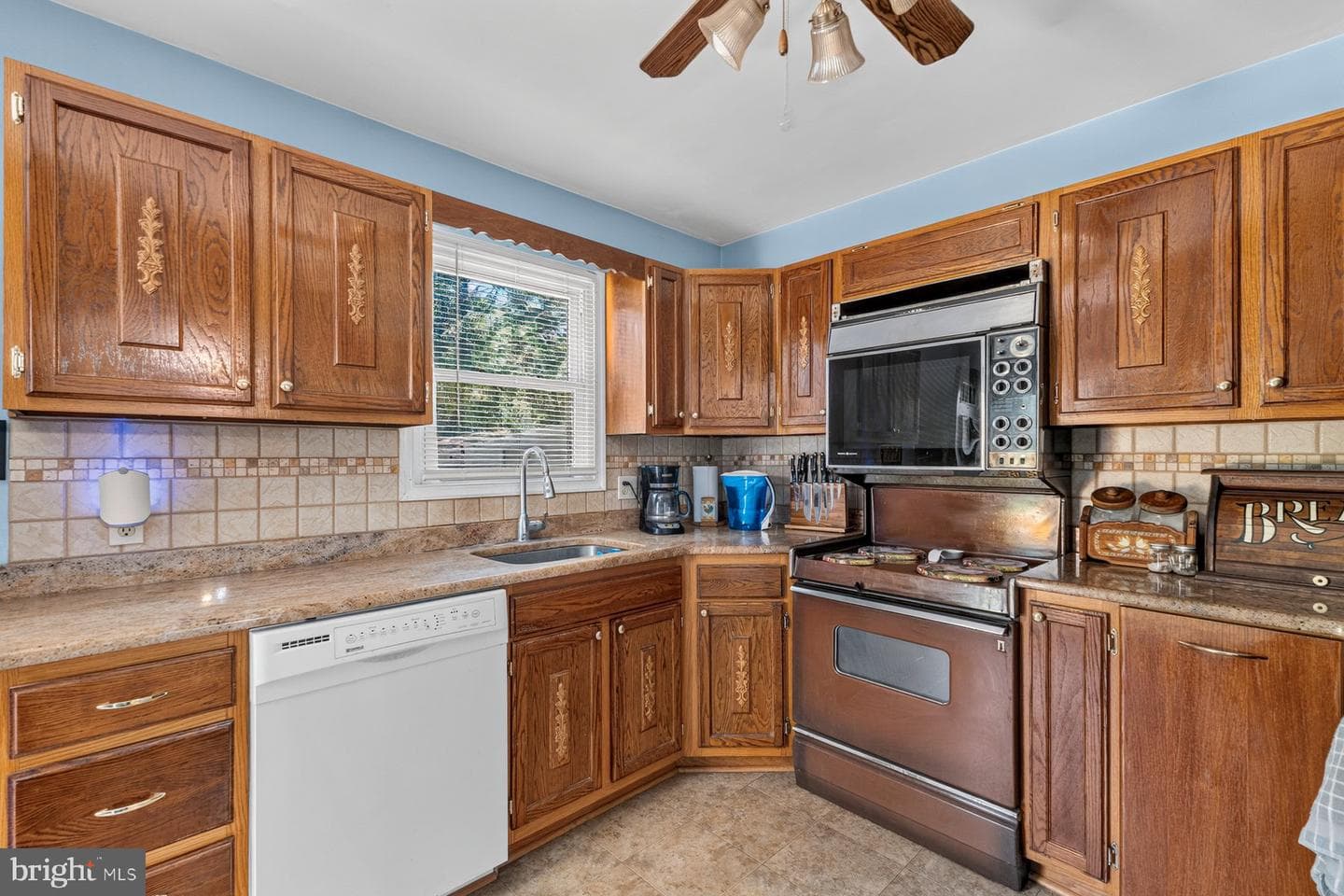 328 Sansbury Road photo 15